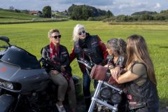 26.01.2023 - Justine Garnier, réalise des empreintes céramiques sur différentes surfaces - ateliers.          Photo Darrin Vanselow